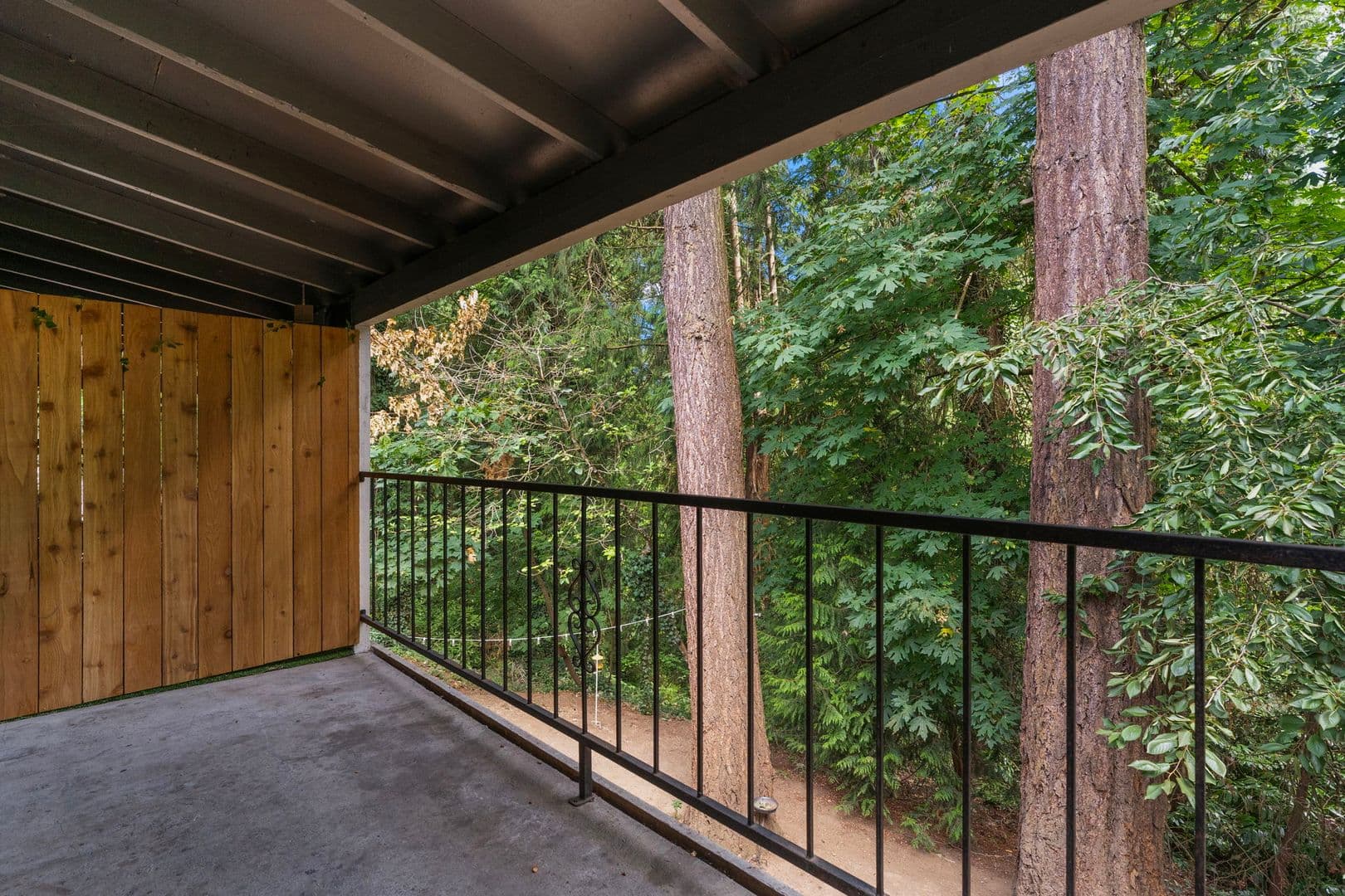 Vancouver Apartment: 3201 E 33rd St
