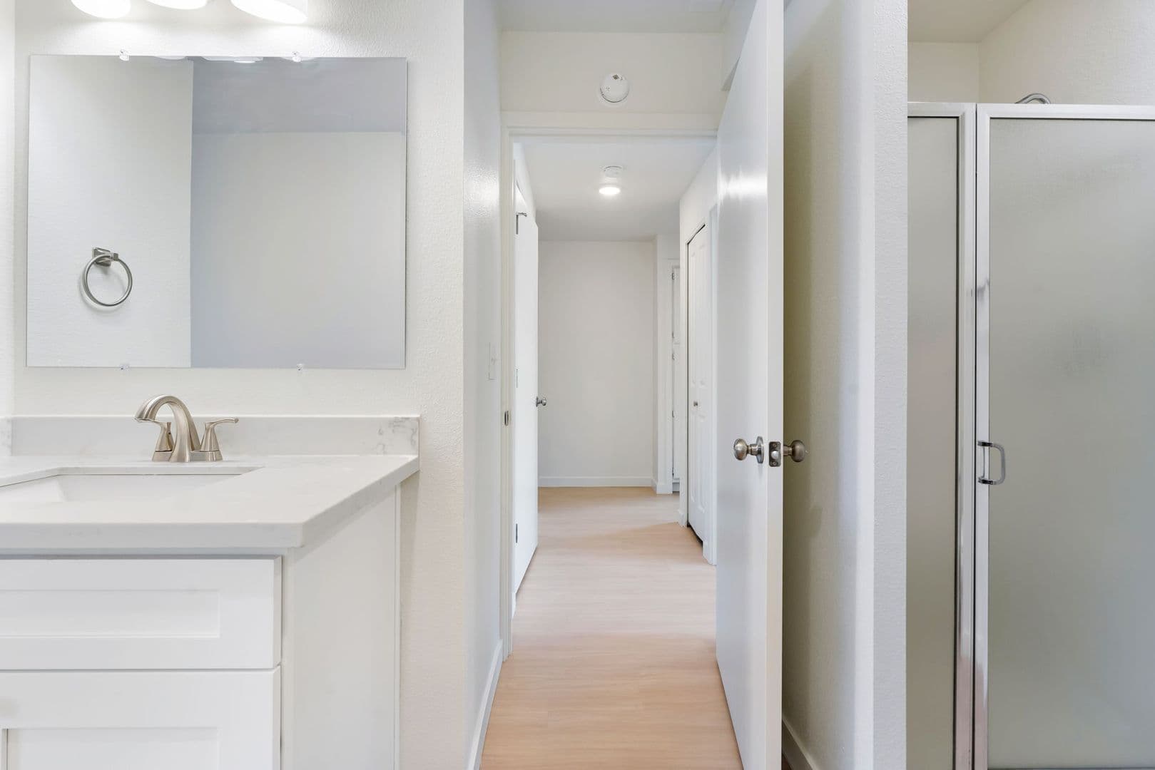 Gresham Apartment: 805 NE Kane Drive