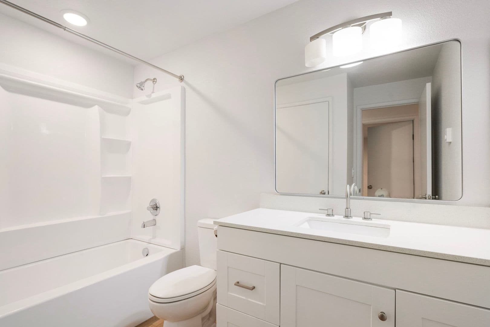 Vancouver Apartment: 3201 E 33rd St
