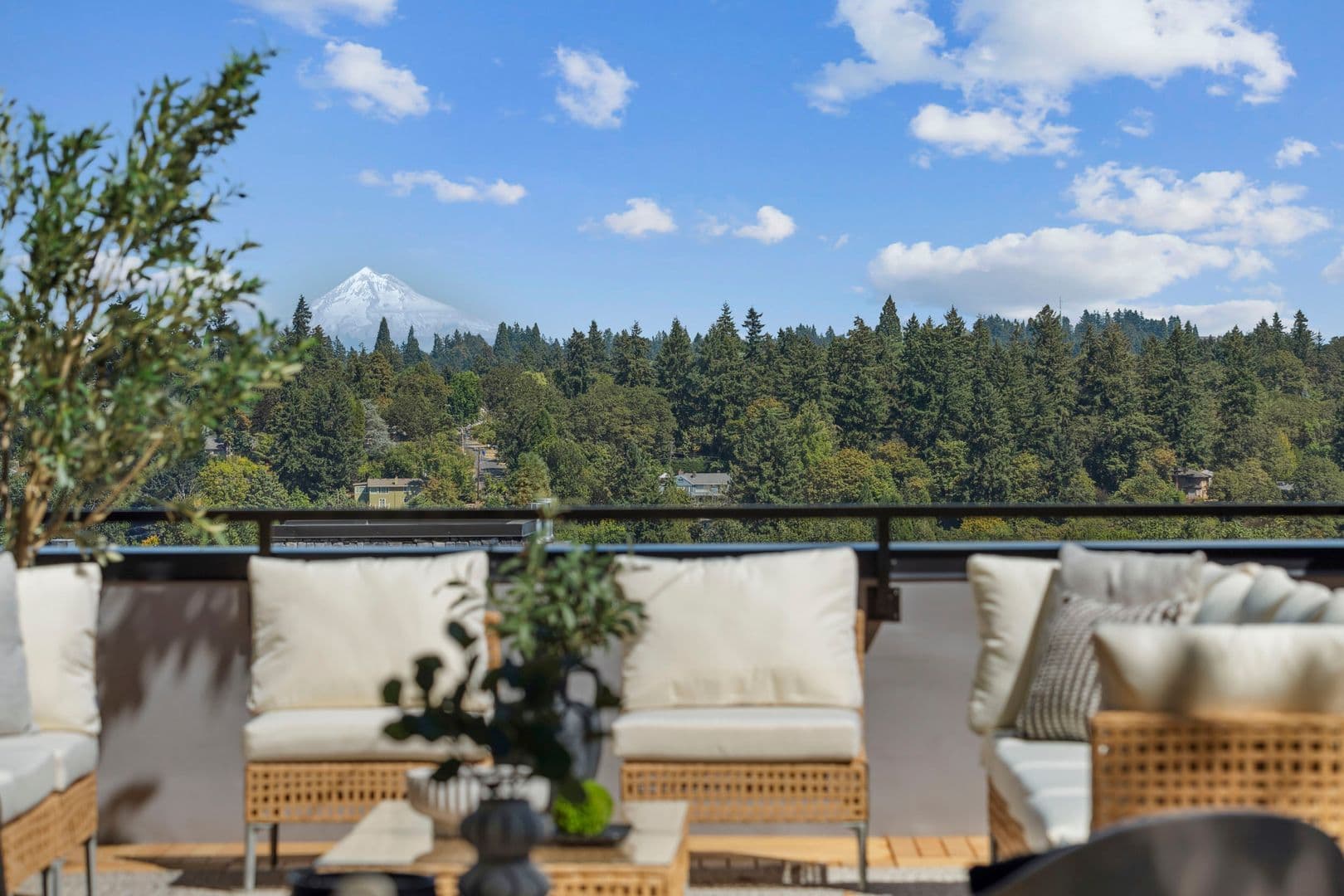 Lake Oswego House: 703 1st St