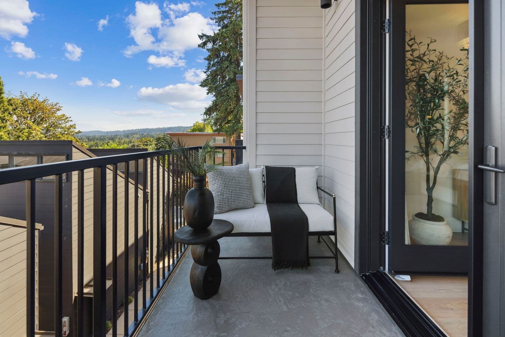 Lake Oswego House: 703 1st St