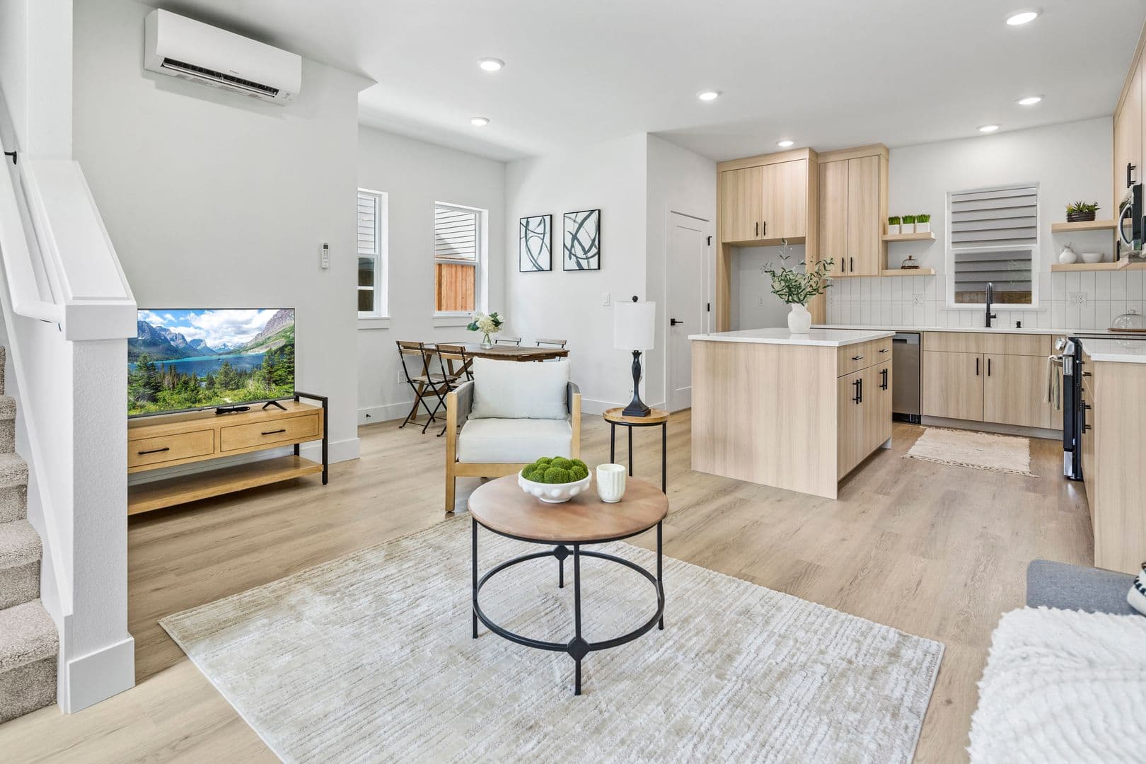 Portland House: 2011 SW Moss St