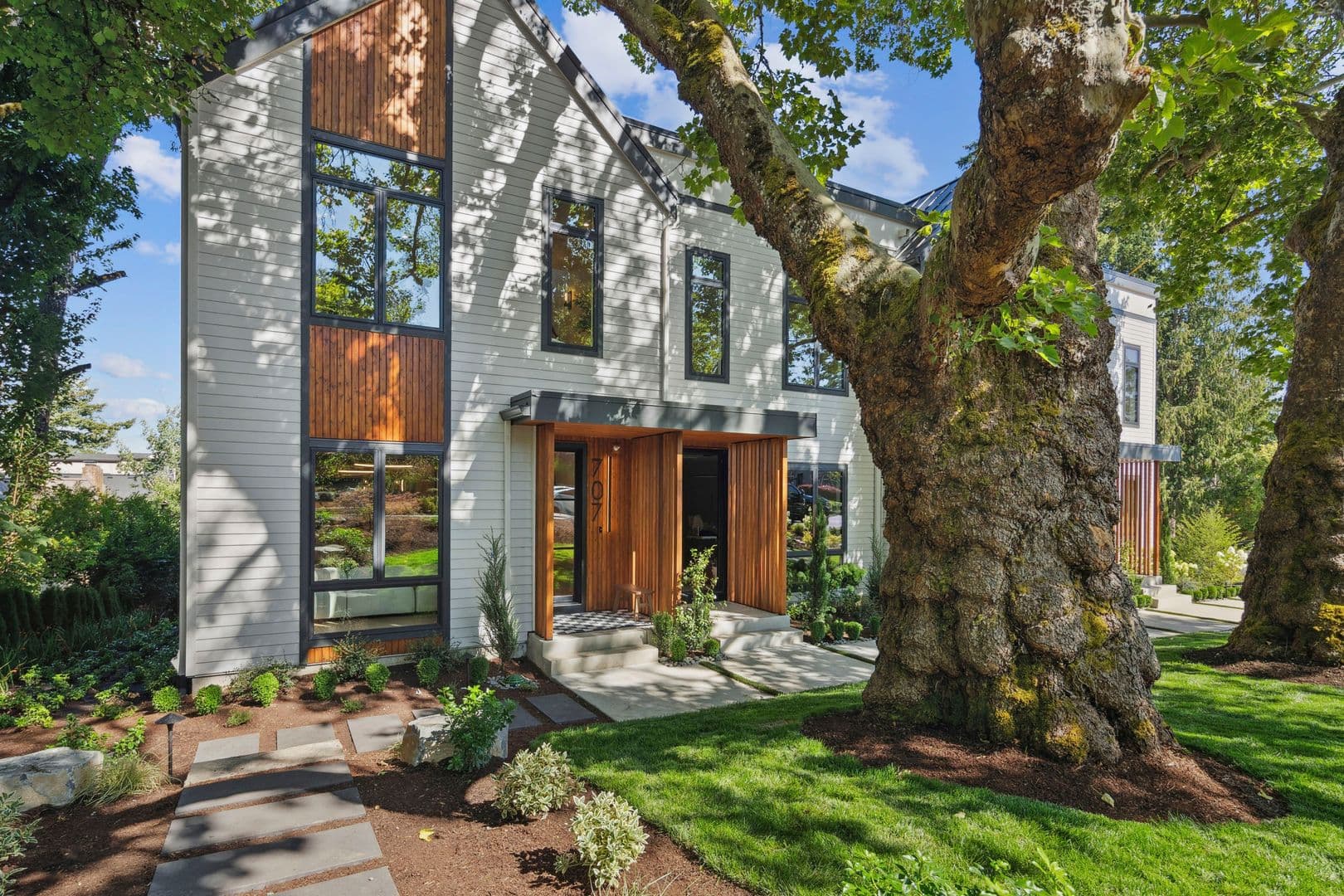 Lake Oswego House: 703 1st St