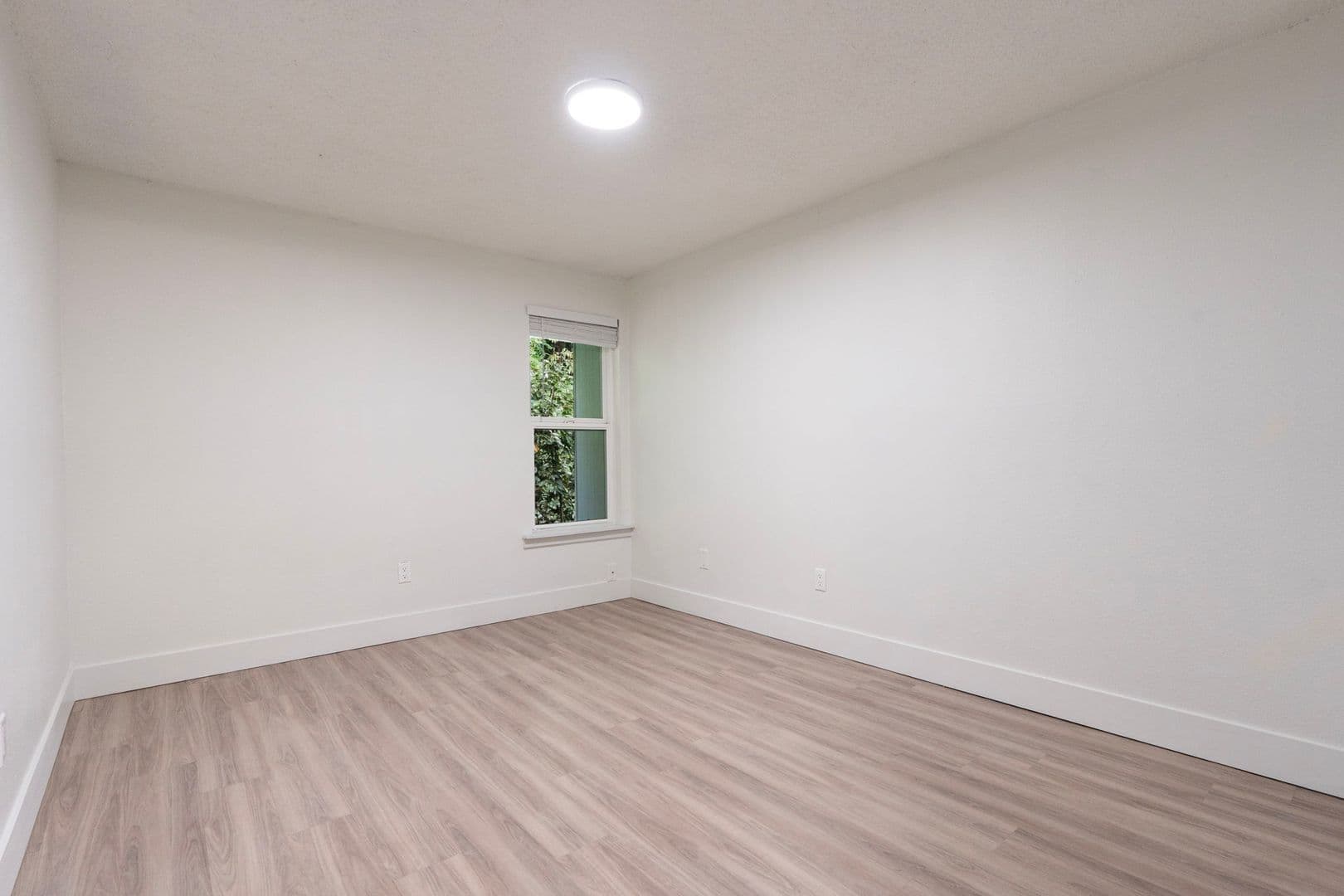 Vancouver Apartment: 3201 E 33rd St