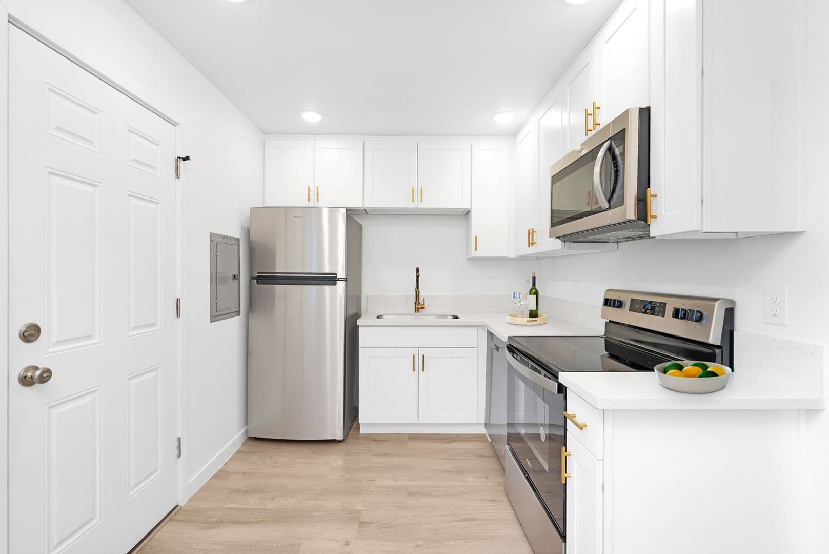 Hillsboro Apartment: 663-666 E Main St