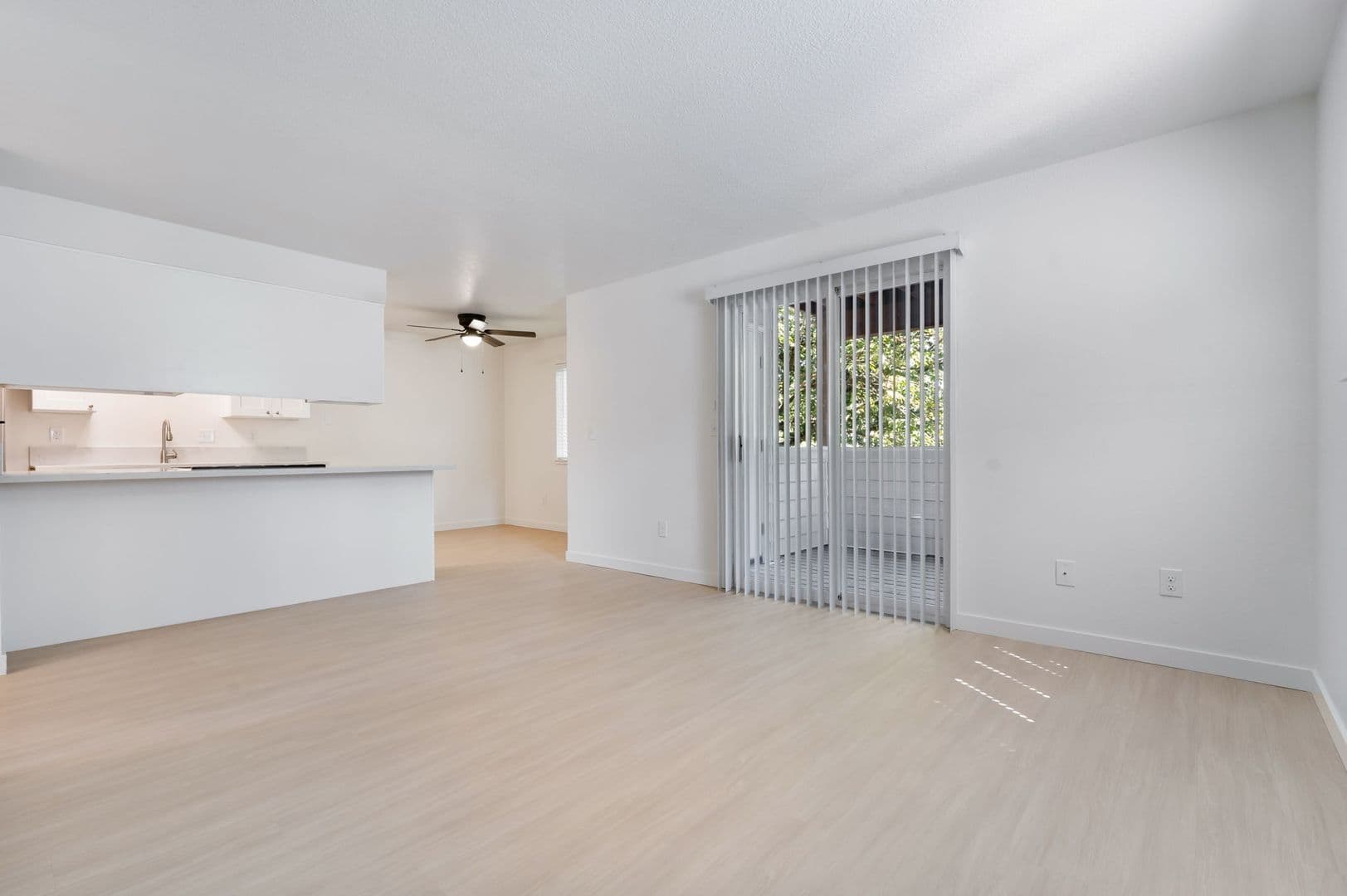Gresham Apartment: 805 NE Kane Drive