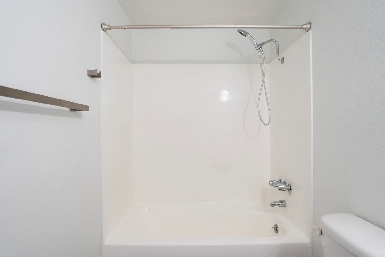 Vancouver Apartment: 3201 E 33rd St