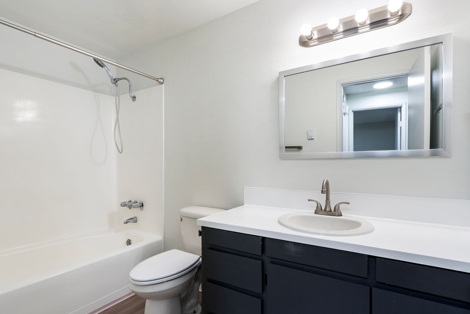 Vancouver Apartment: 3201 E 33rd St