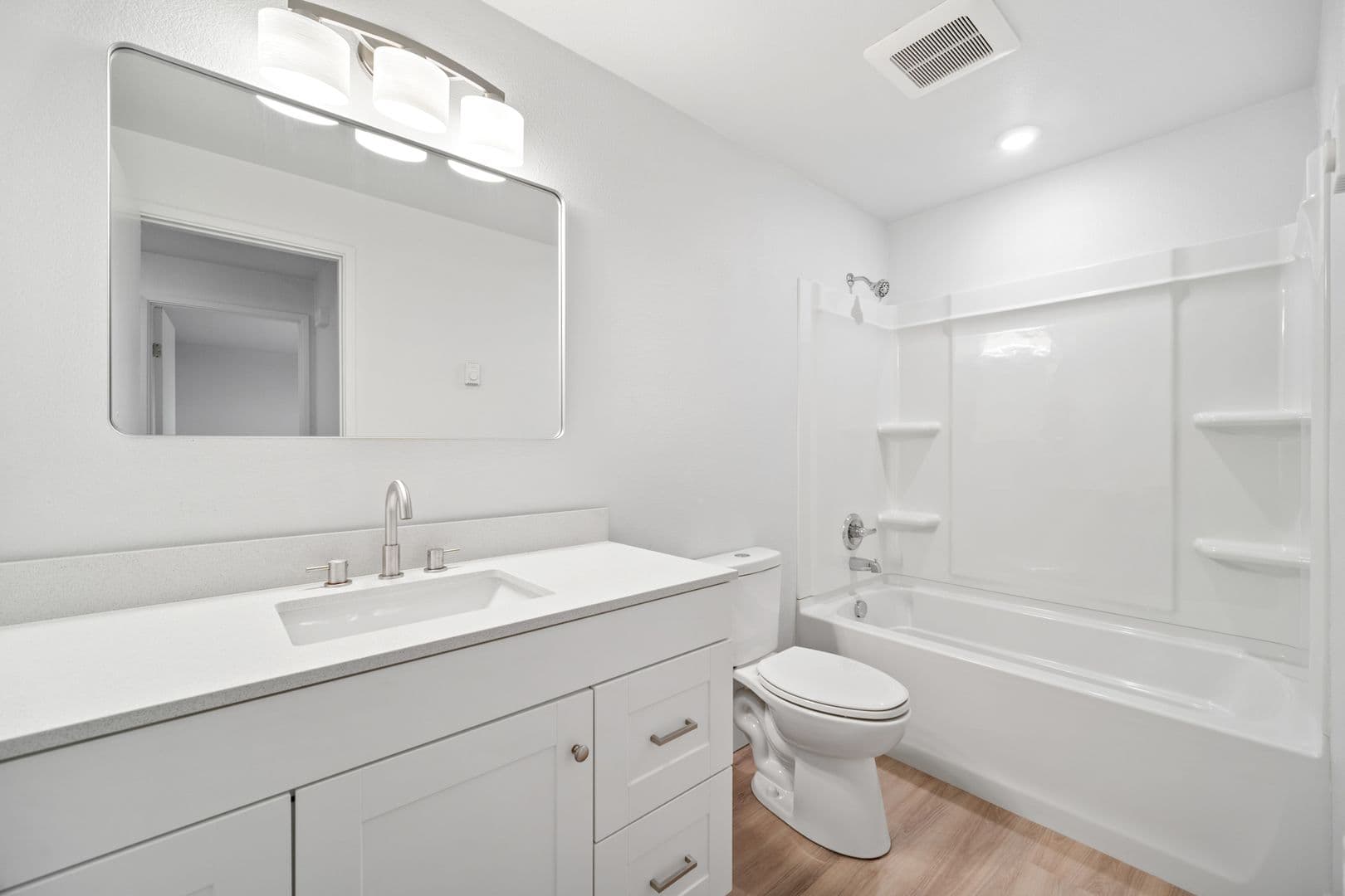 Vancouver Apartment: 3201 E 33rd St