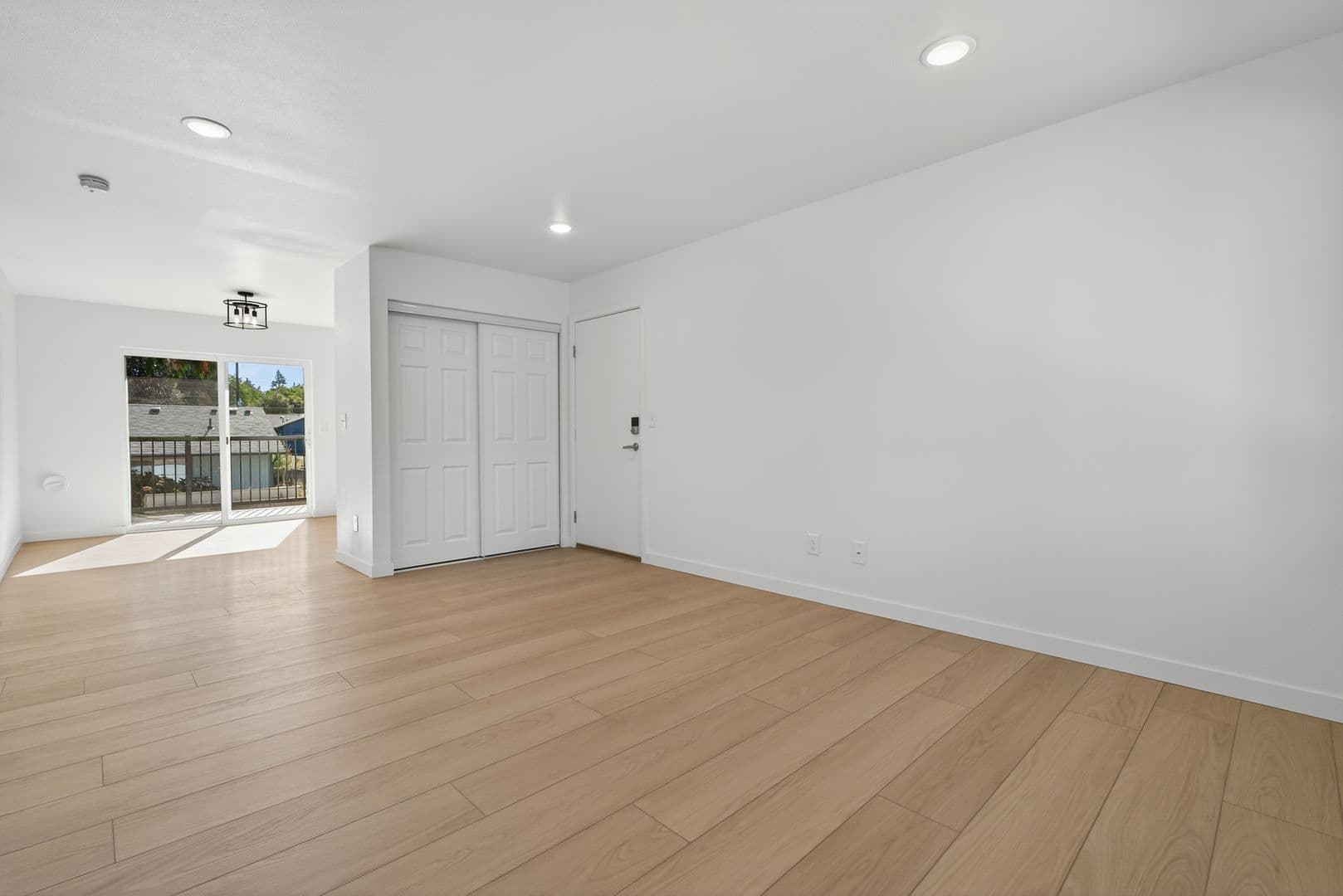 Portland Apartment: 10934 & 10950-10974 NE Wygant St