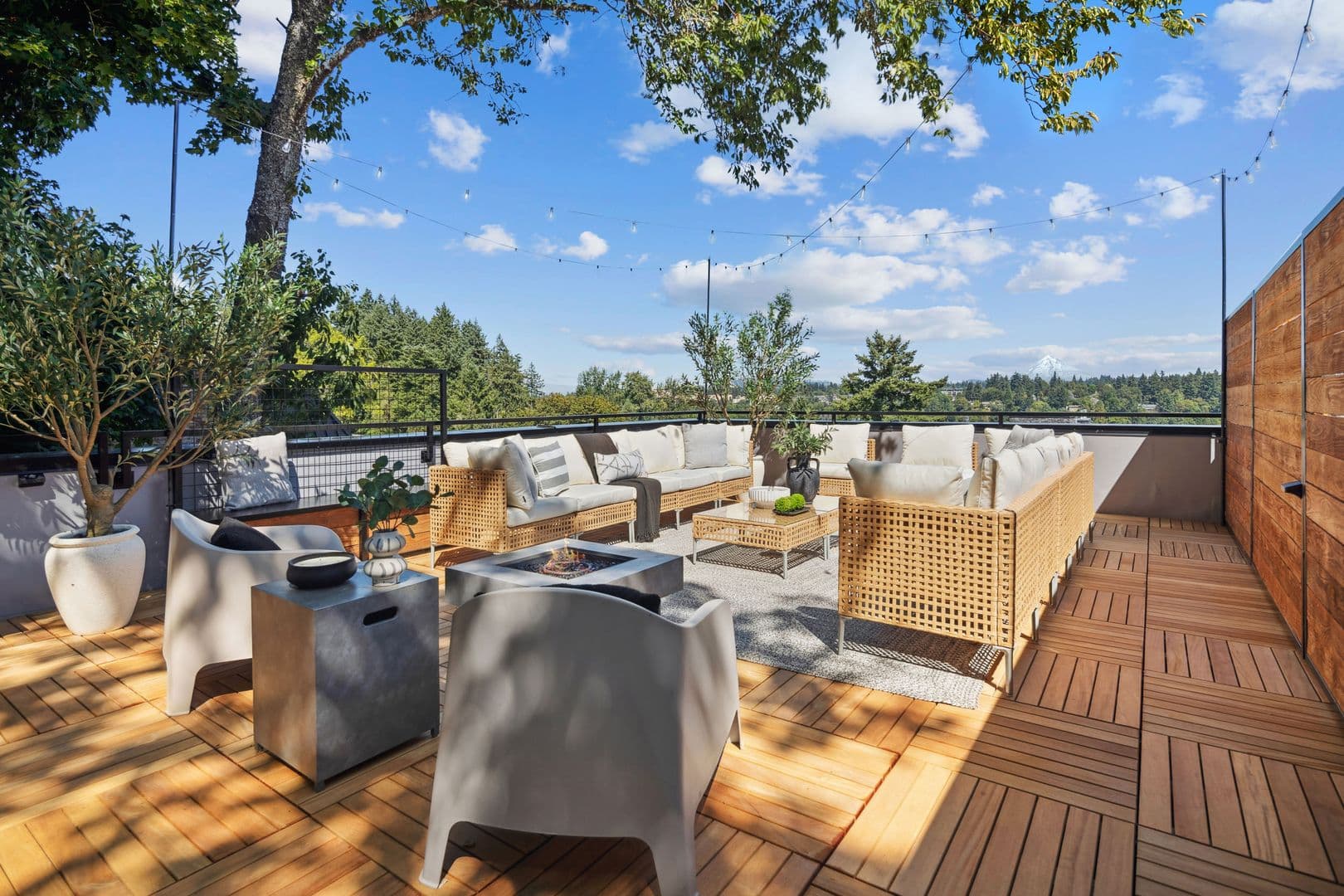 Lake Oswego House: 703 1st St