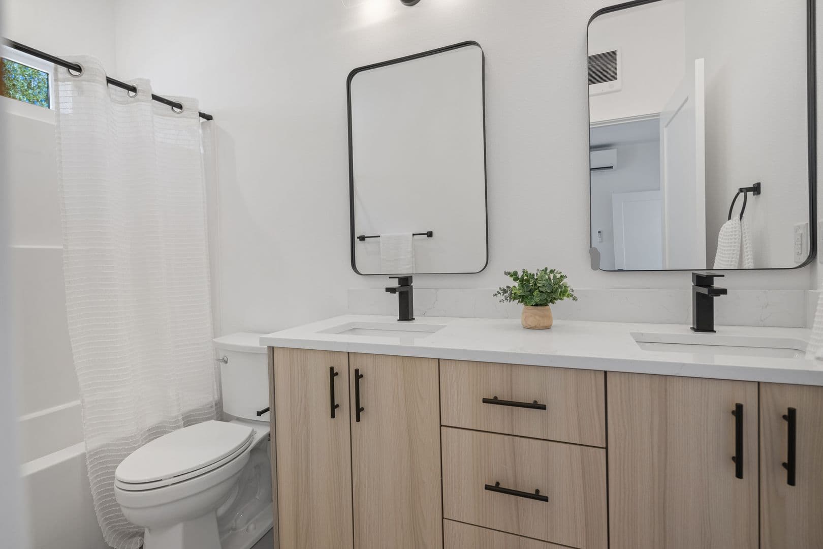 Portland House: 3819 SW Pomona St