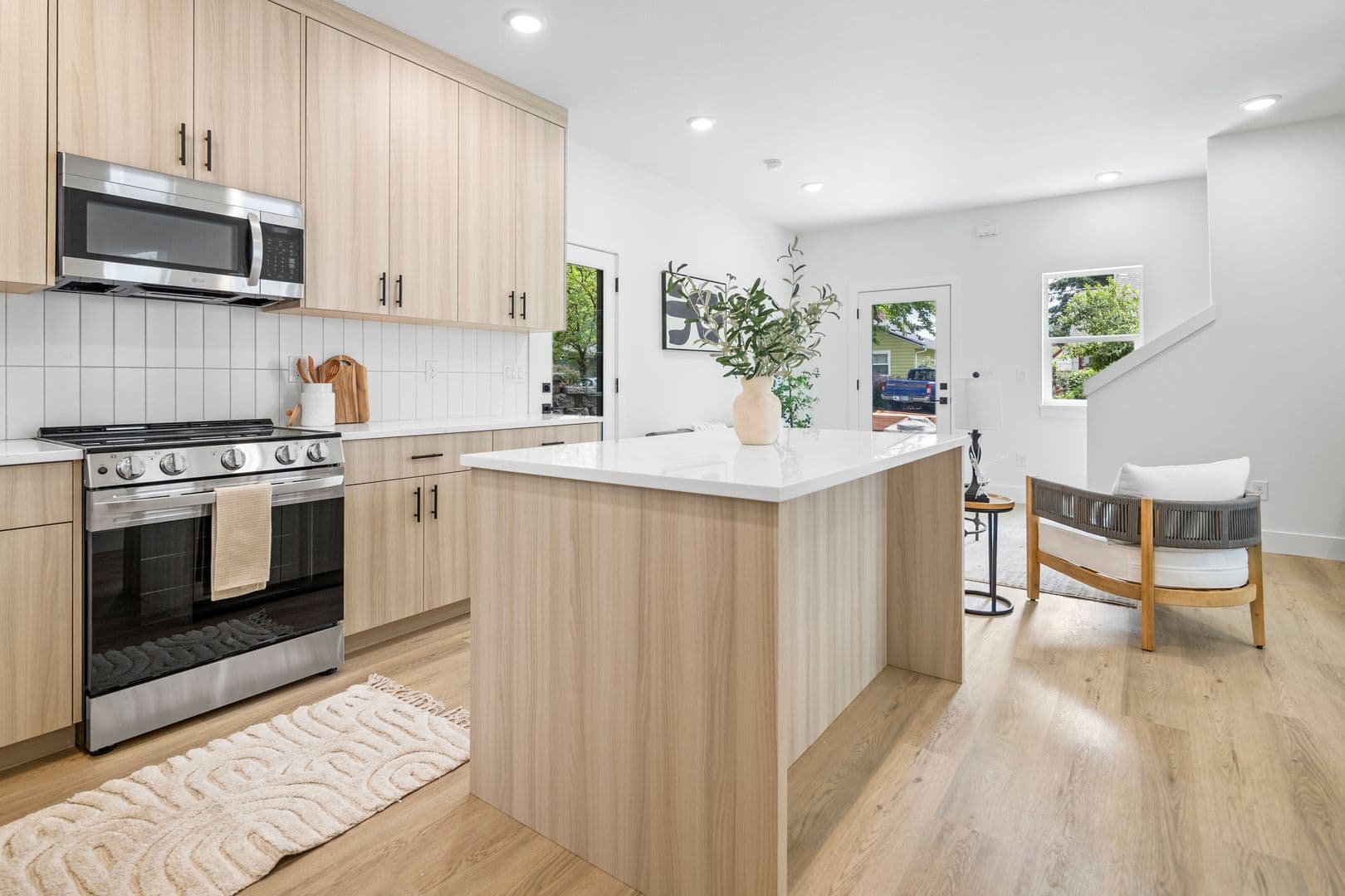 Portland House: 2011 SW Moss St
