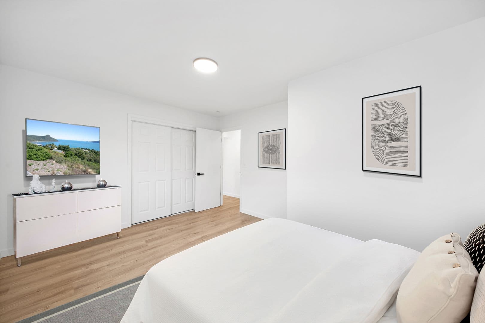 Hillsboro Apartment: 663-666 E Main St