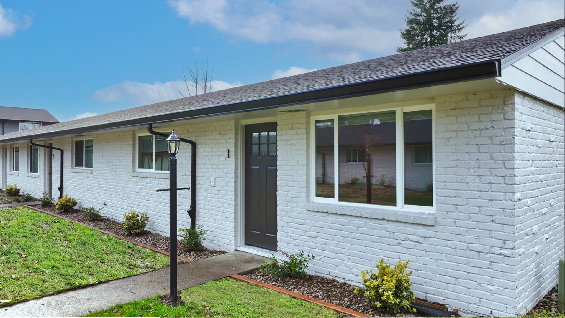 Hillsboro Apartment: 663-666 E Main St