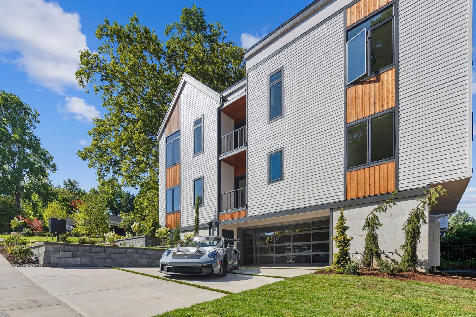 Lake Oswego House: 703 1st St