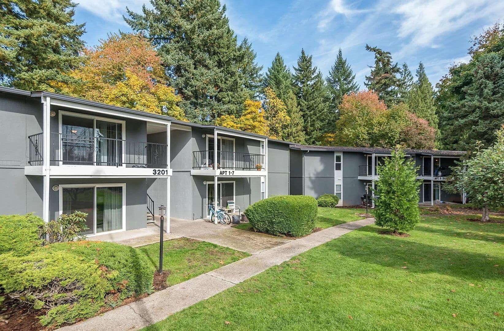 Vancouver Apartment: 3201 E 33rd St