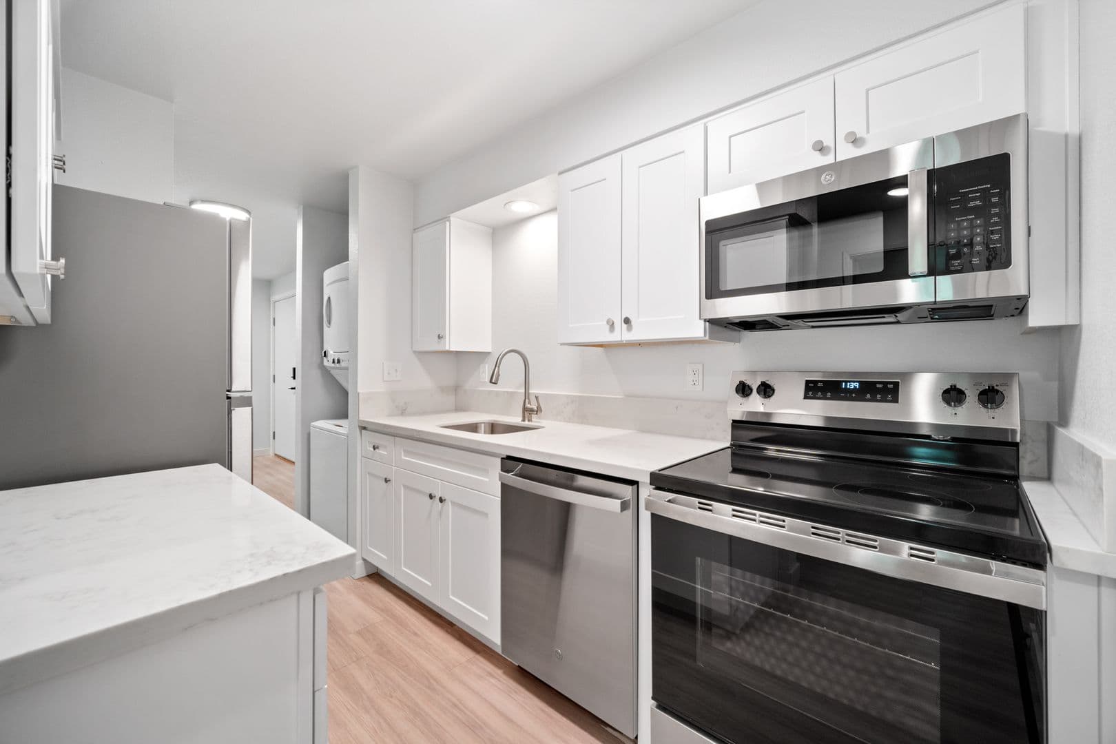 Vancouver Apartment: 3201 E 33rd St