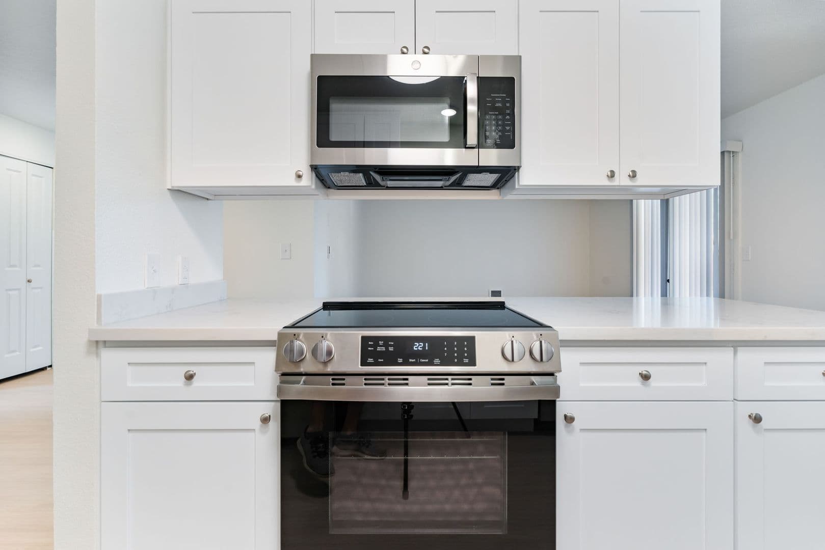 Gresham Apartment: 805 NE Kane Drive