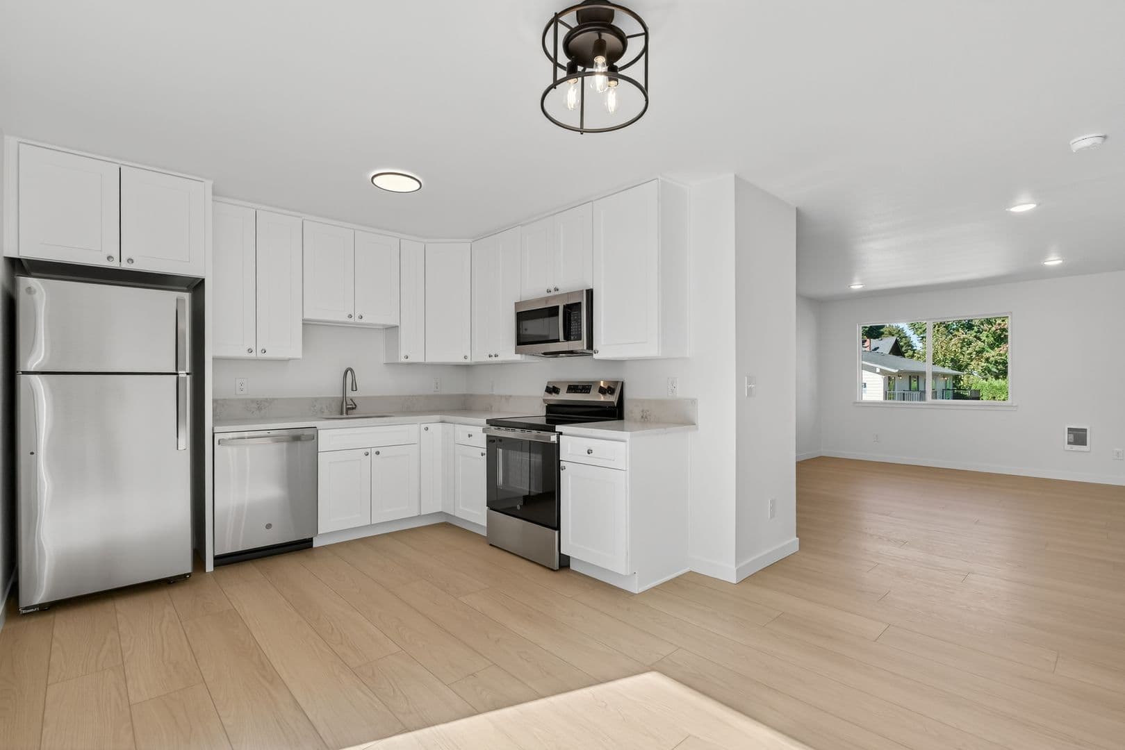 Portland Apartment: 10934 & 10950-10974 NE Wygant St