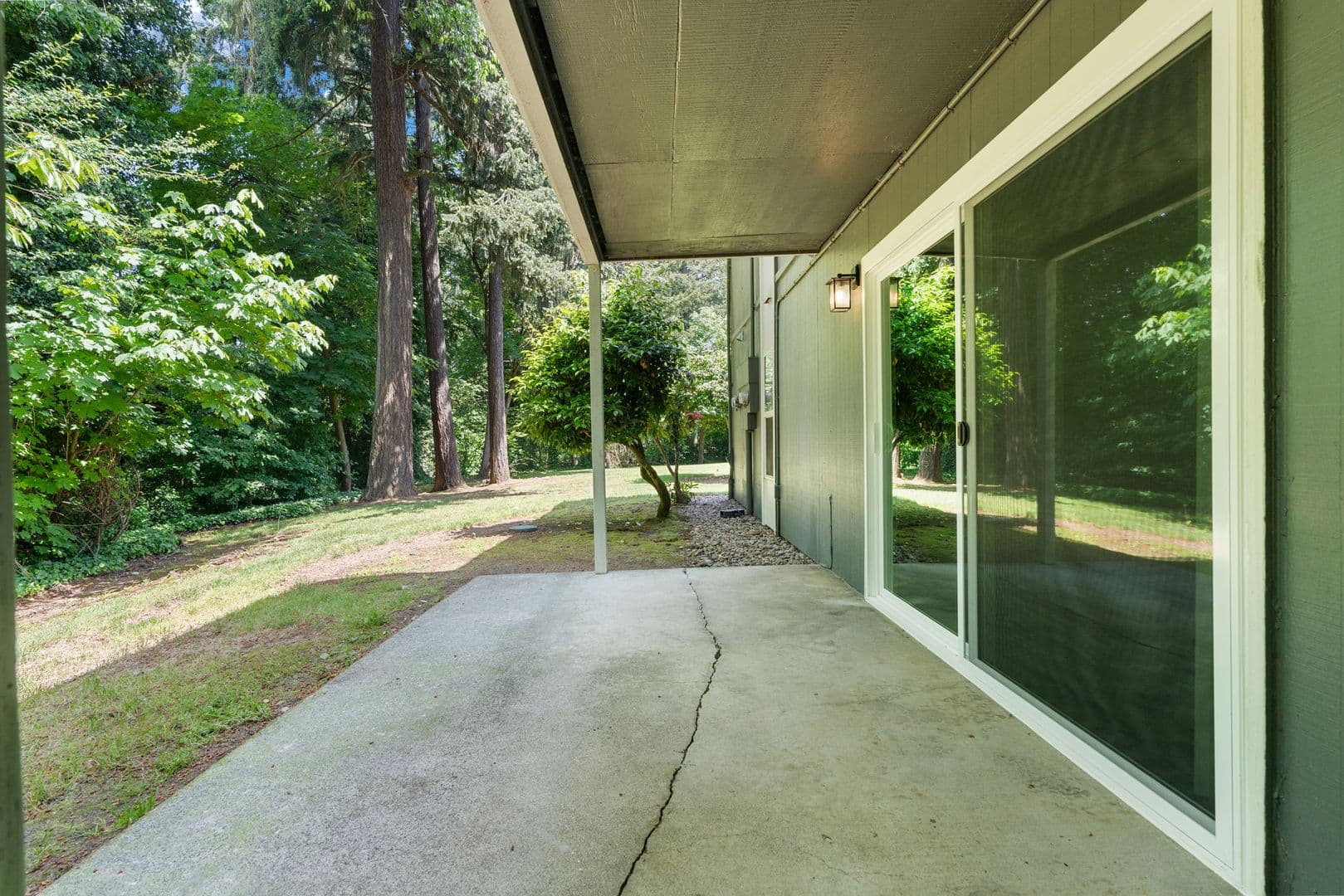 Vancouver Apartment: 3201 E 33rd St