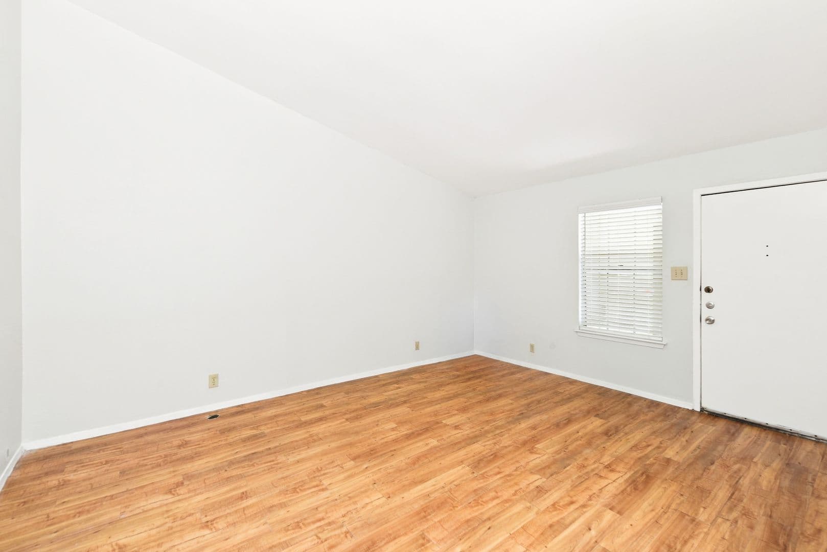 Round Rock Apartment: 1918 Nicole Circle
