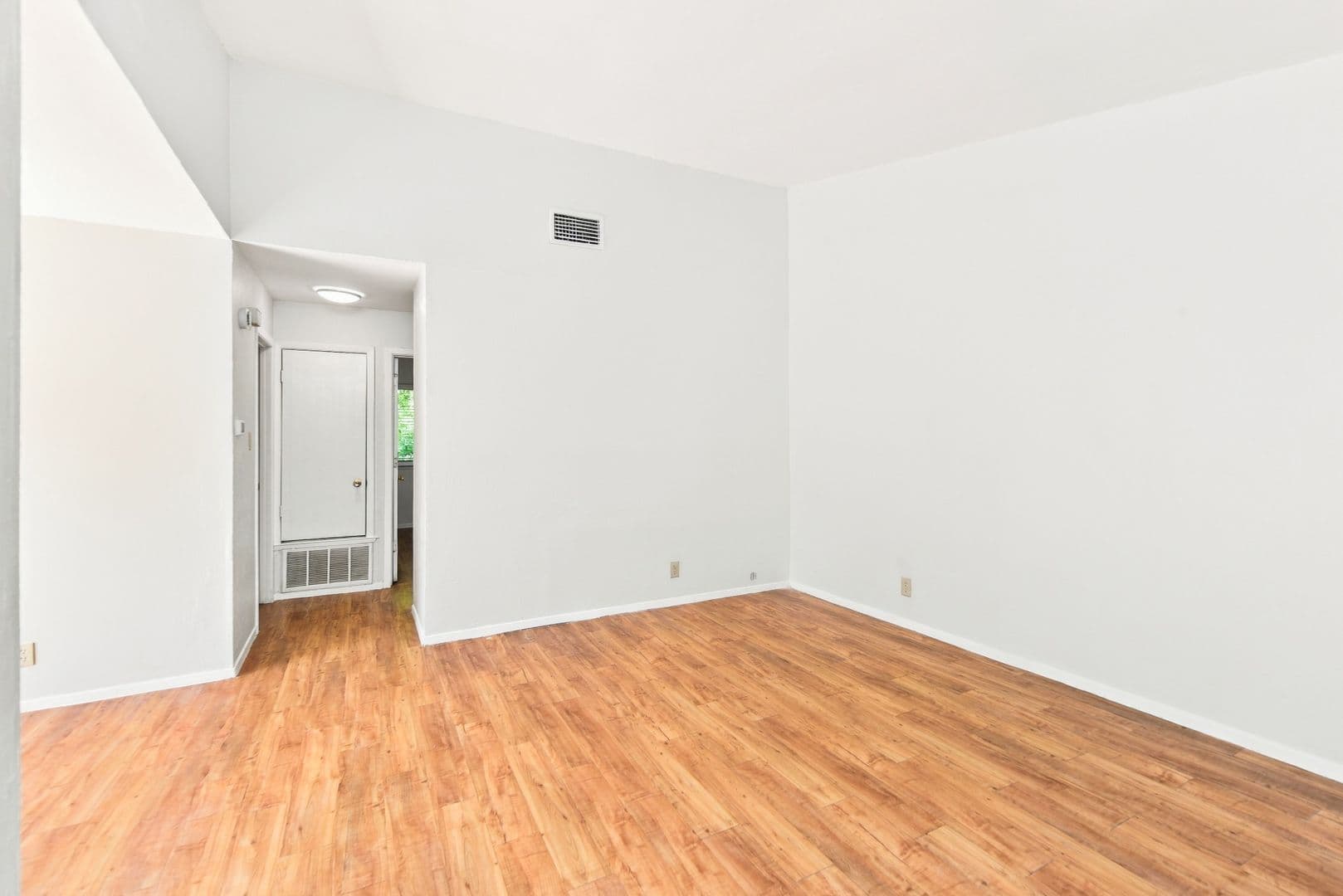 Round Rock Apartment: 1918 Nicole Circle