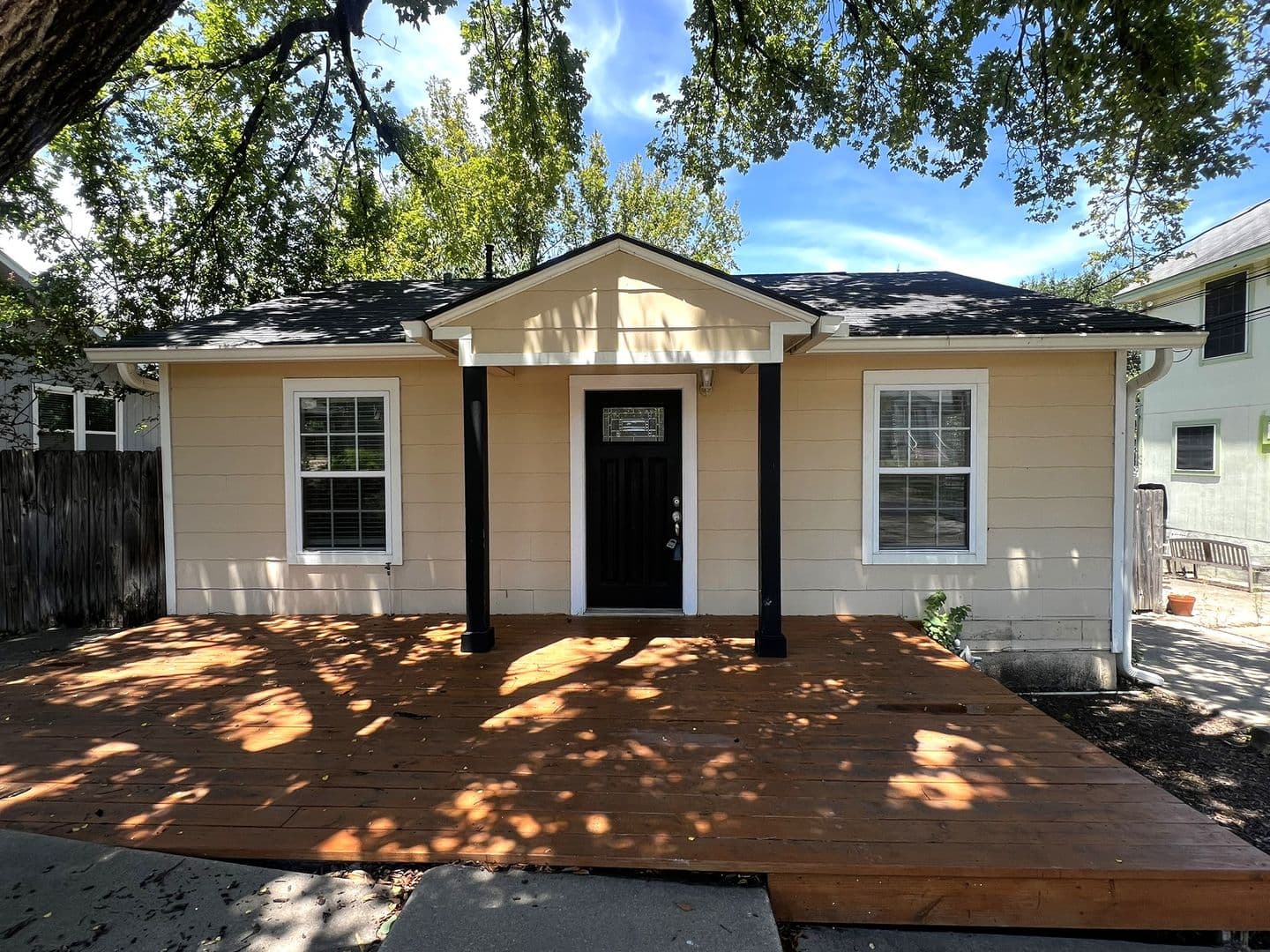 Austin House: 2006 Hamilton Ave