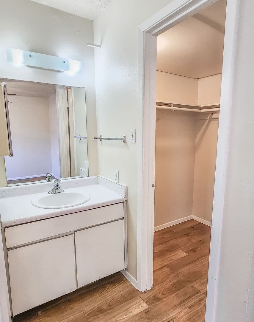 Austin Apartment: 924 E. Dean Keeton Street