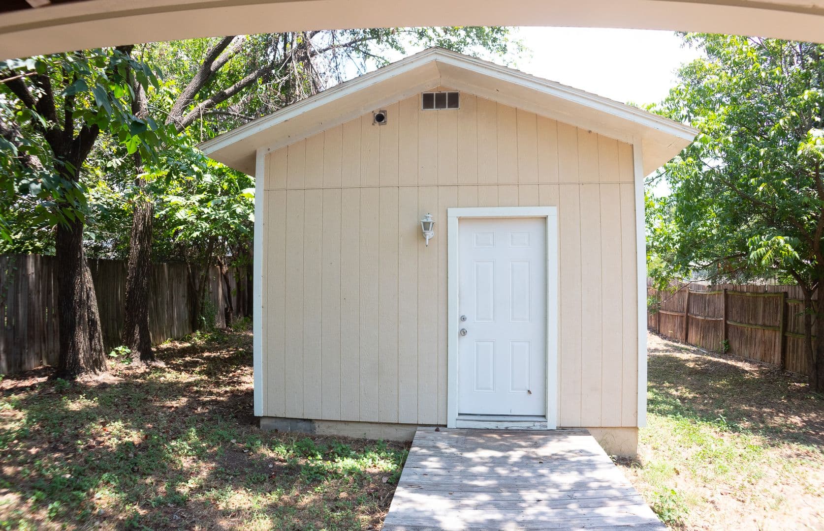 Austin House: 2006 Hamilton Ave
