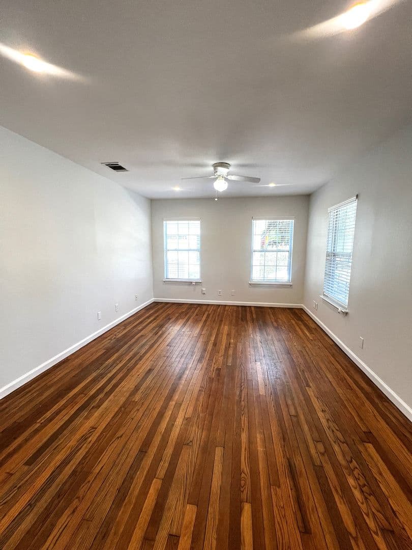 Austin House: 2006 Hamilton Ave