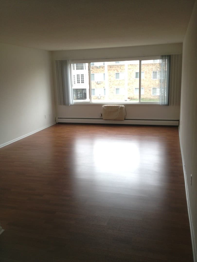 Bloomington Apartment: 8848 Goodrich Road