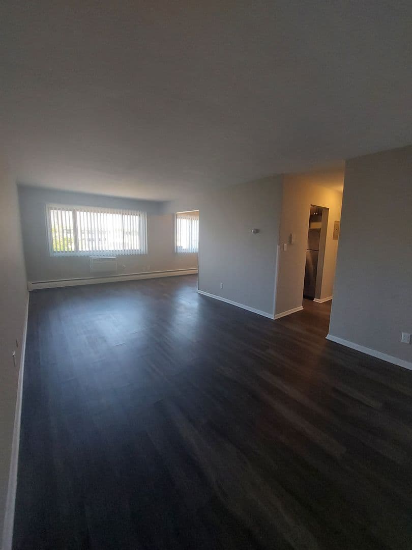 St Paul Apartment: 441 Lynnhurst Ave West