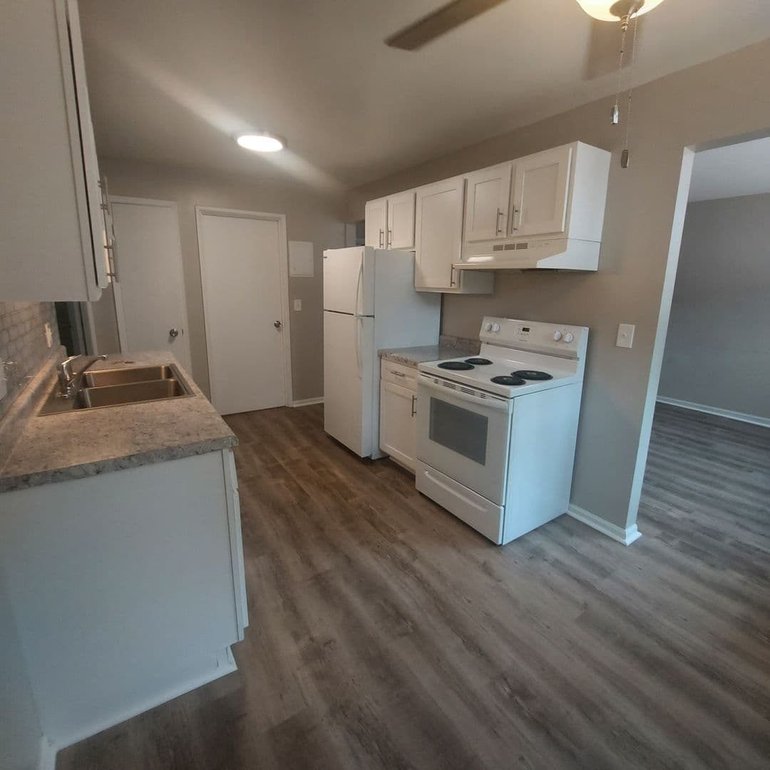 St. Paul Apartment: 1365 North Eustis Street