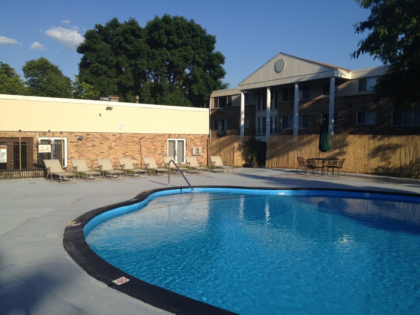 Bloomington Apartment: 8848 Goodrich Road