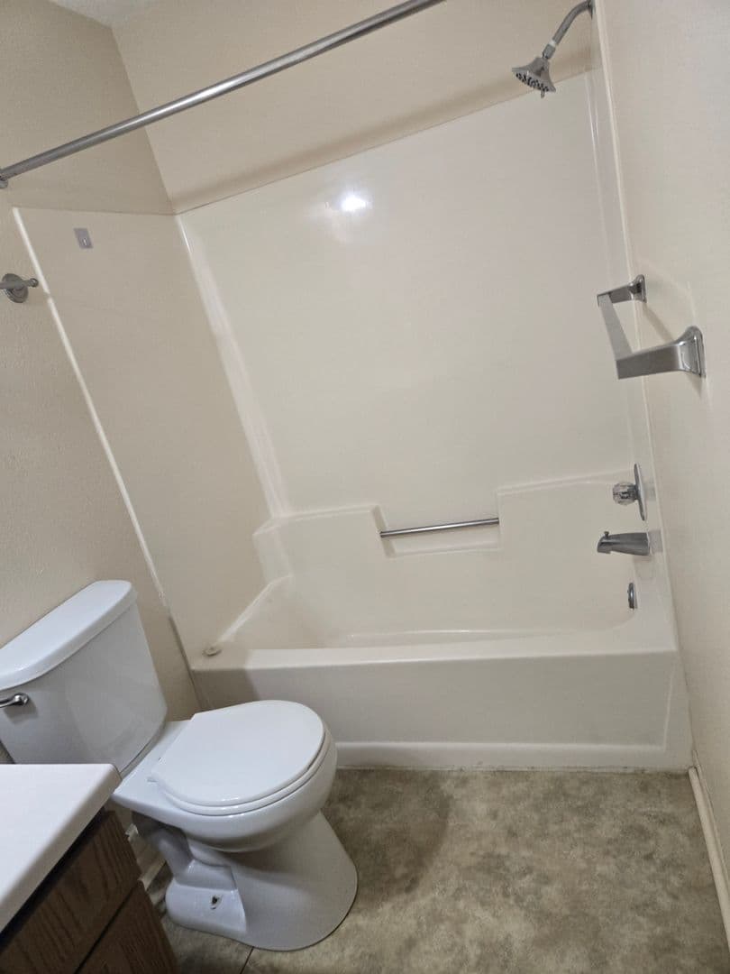Buffalo Apartment: 911 6th Avenue NE
