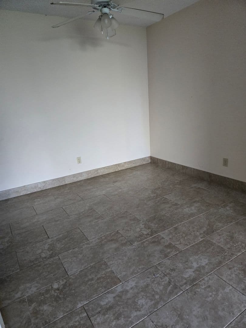Buffalo Apartment: 911 6th Avenue NE