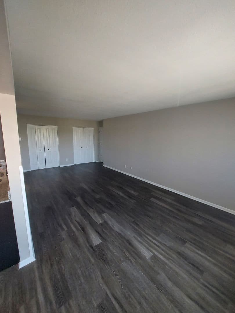St Paul Apartment: 441 Lynnhurst Ave West