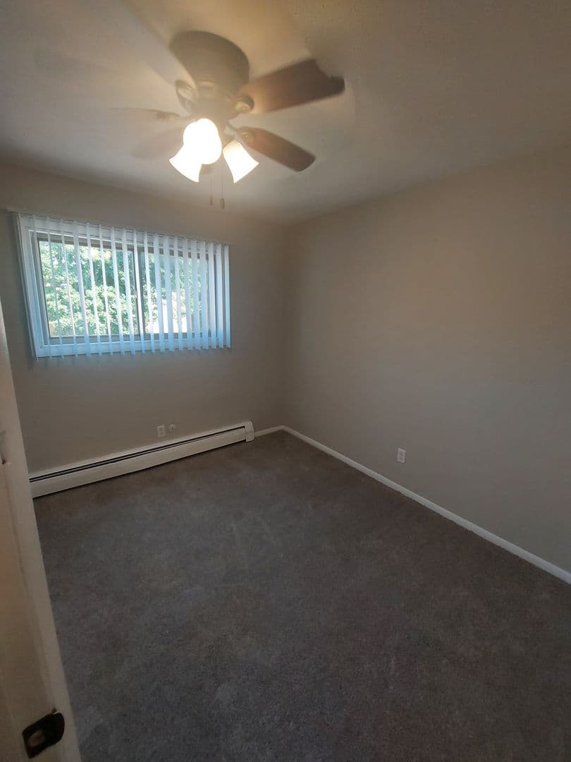 St Paul Apartment: 441 Lynnhurst Ave West