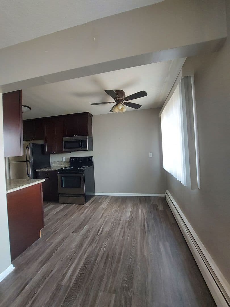 St Paul Apartment: 441 Lynnhurst Ave West