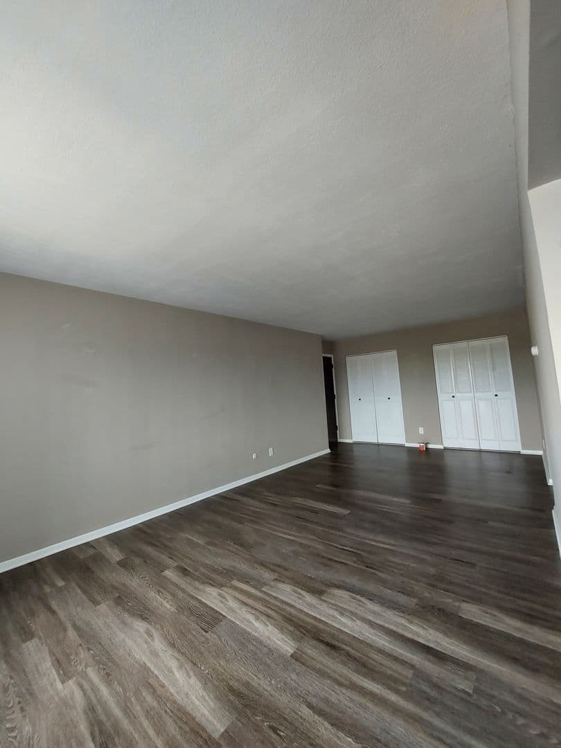 St Paul Apartment: 441 Lynnhurst Ave West