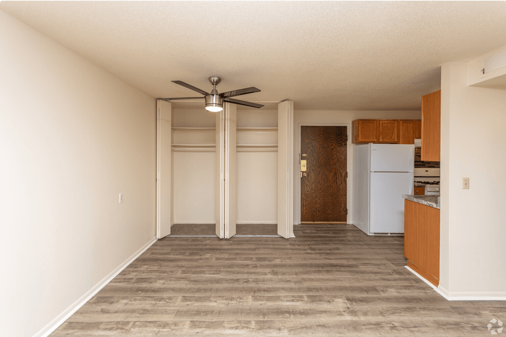 Minneapolis Apartment: 1901 Minnehaha Ave