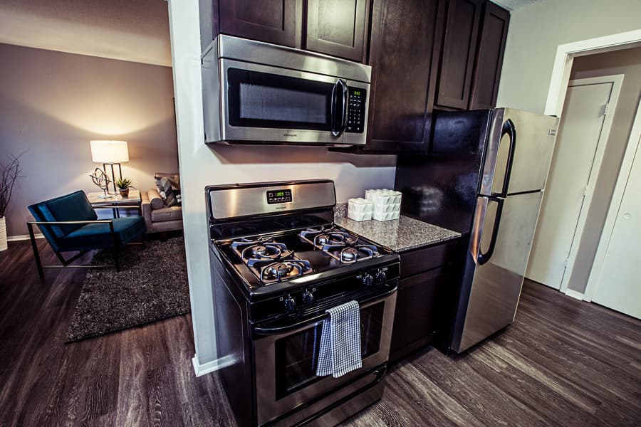 St Paul Apartment: 441 Lynnhurst Ave West