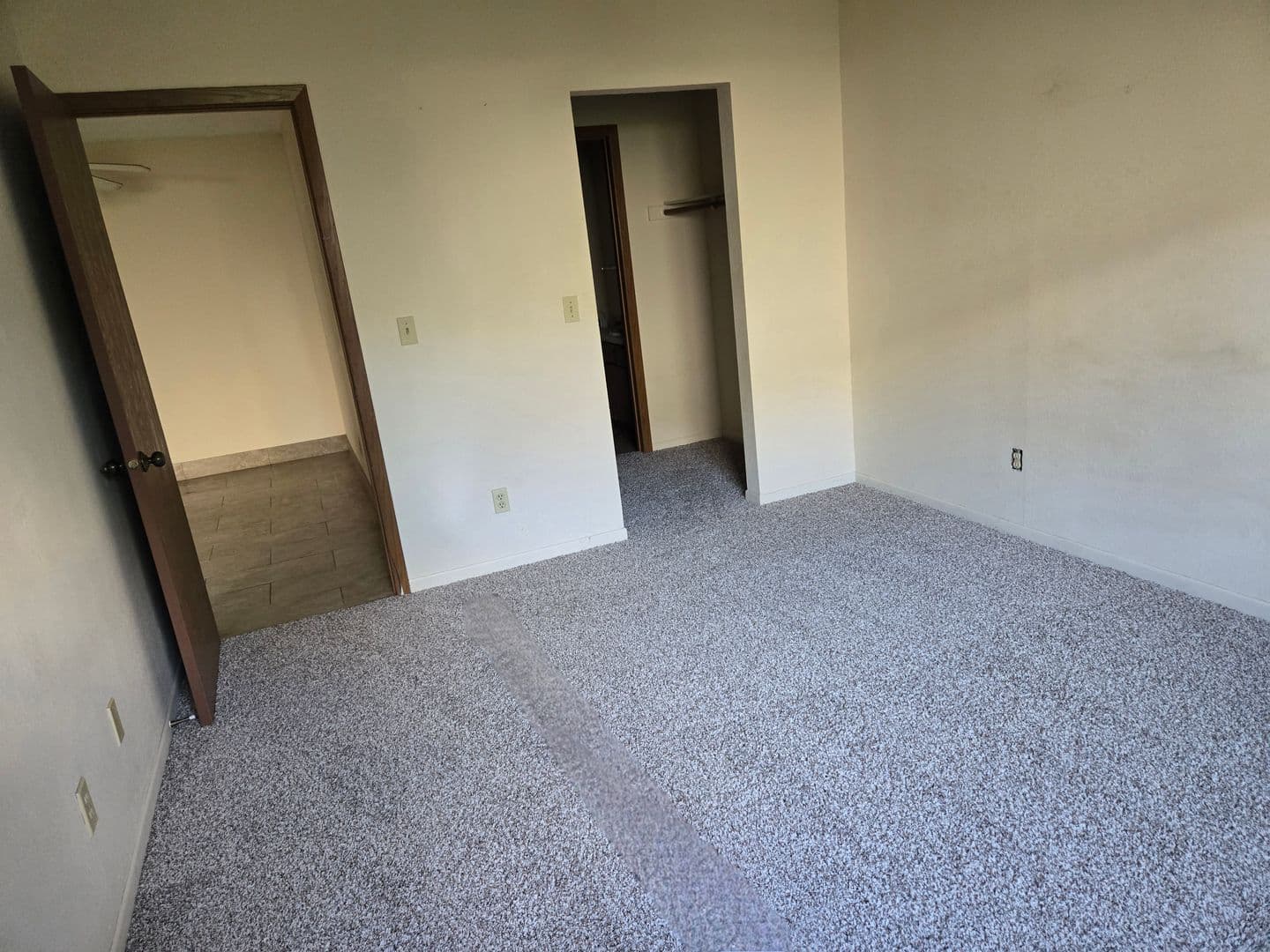 Buffalo Apartment: 911 6th Avenue NE