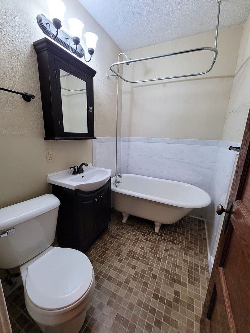 St Paul Apartment: 508 FRY STREET