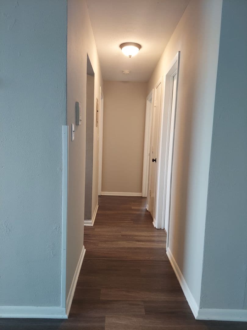 St Paul Apartment: 441 Lynnhurst Ave West