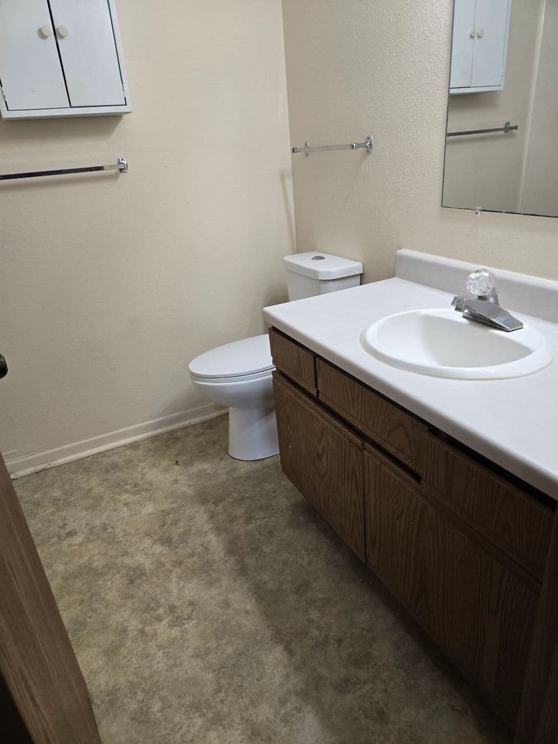 Buffalo Apartment: 911 6th Avenue NE