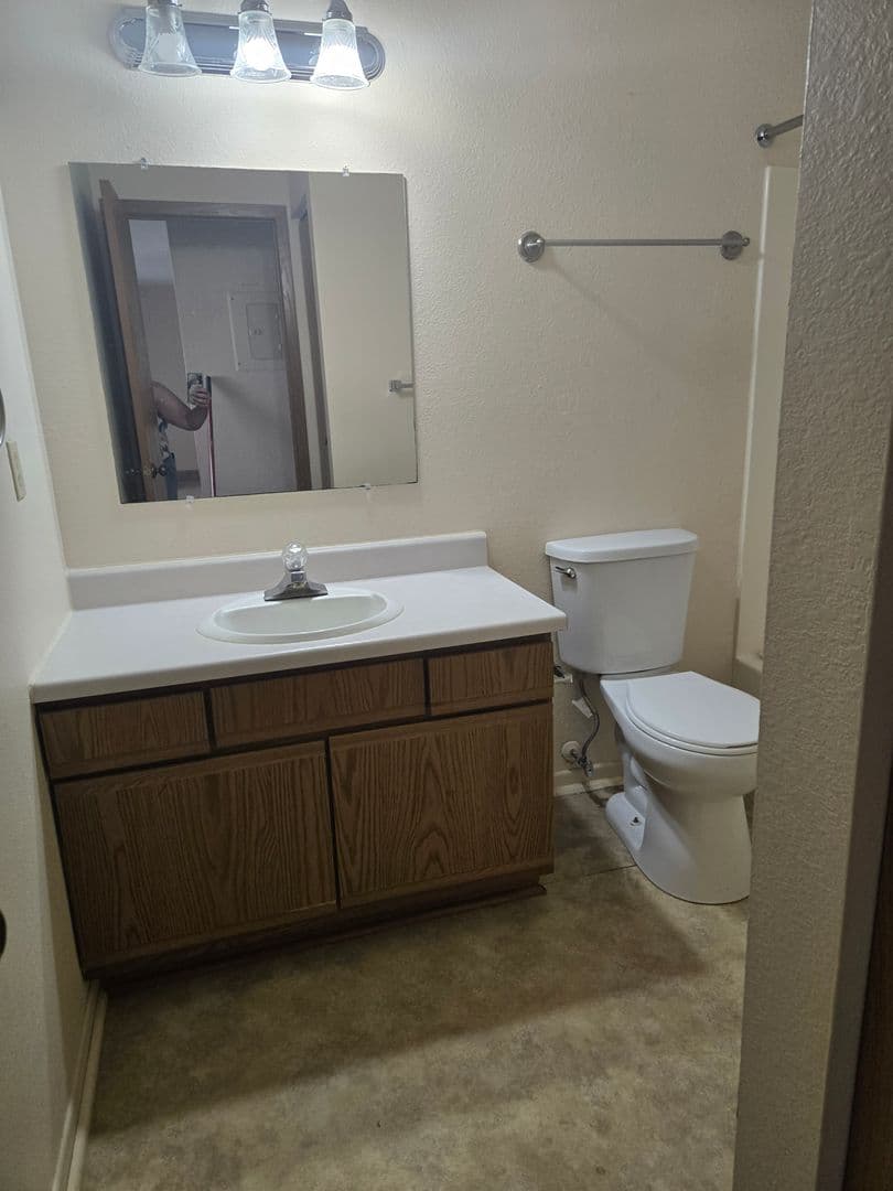 Buffalo Apartment: 911 6th Avenue NE