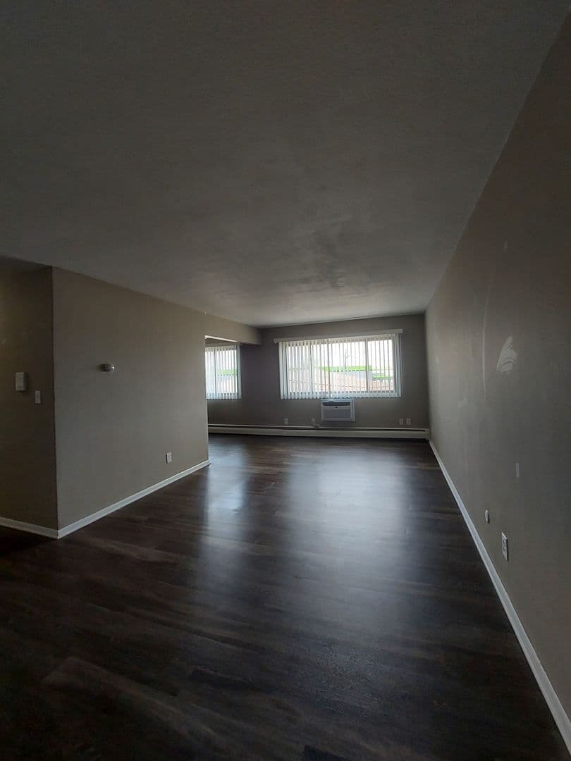 St Paul Apartment: 441 Lynnhurst Ave West
