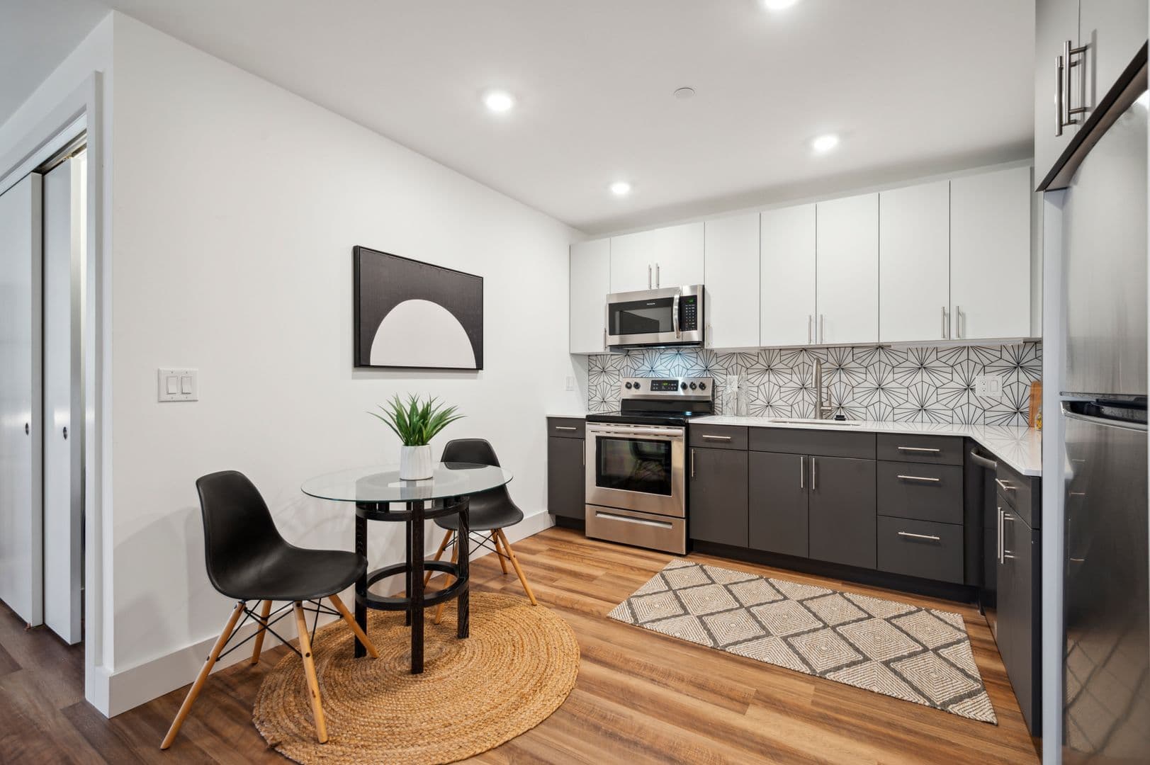 Philadelphia Apartment: 3029 W Glenwood Ave - 501